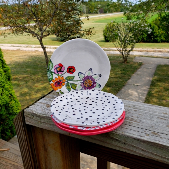 Vera Bradley Other - Vera Bradley 4 pc. Coral Melamine Plate Set